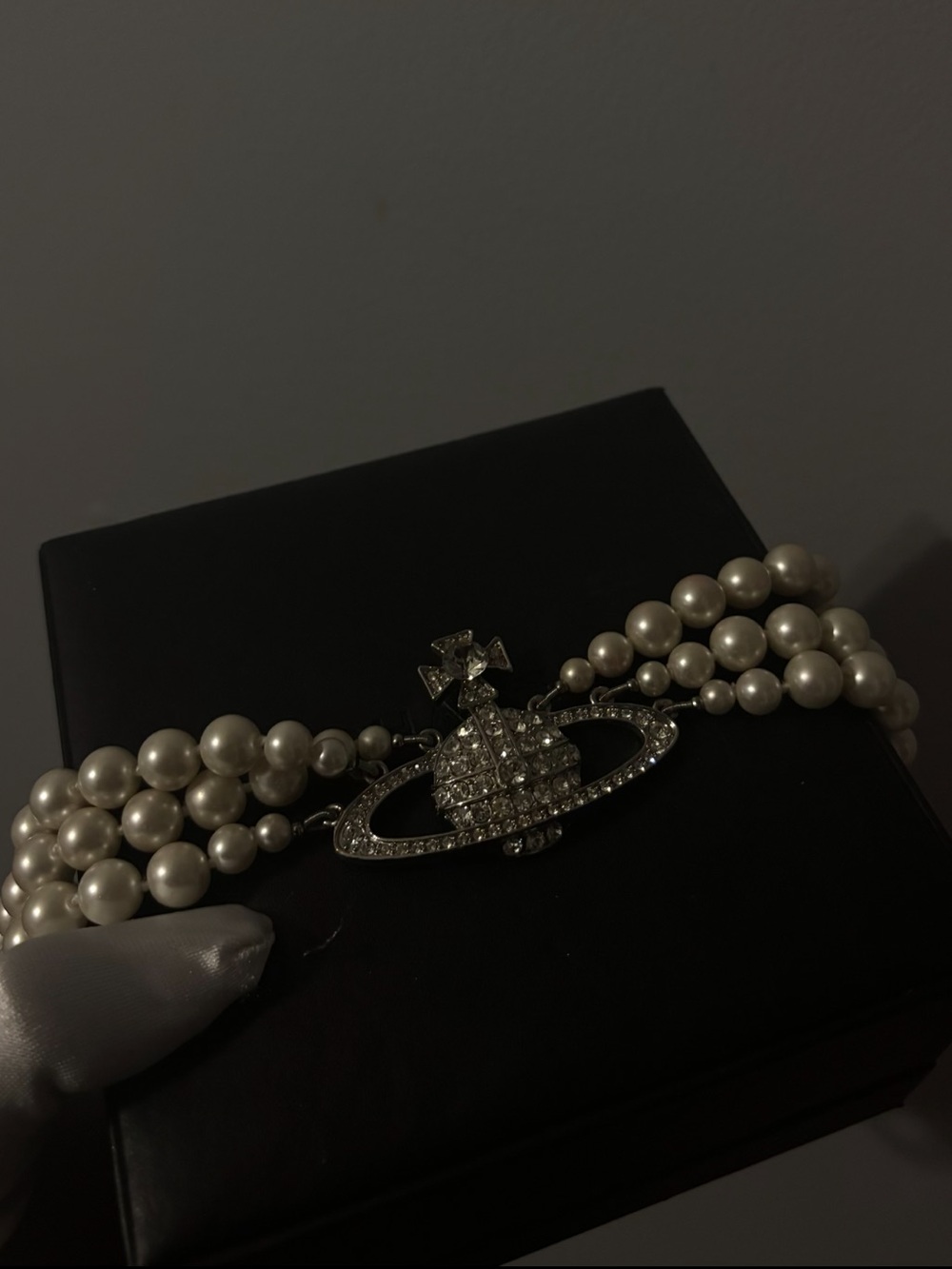 Vivienne Westwood Three Row Pearl Bas Relief Choker